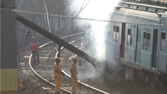 Trem que descarrilhou na estação de São Cristovão, zona norte do Rio