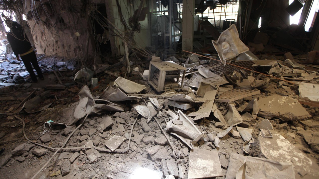 Prédio dos serviços de segurança do governo da Líbia, também destruído por bombardeios da OTAN na capital