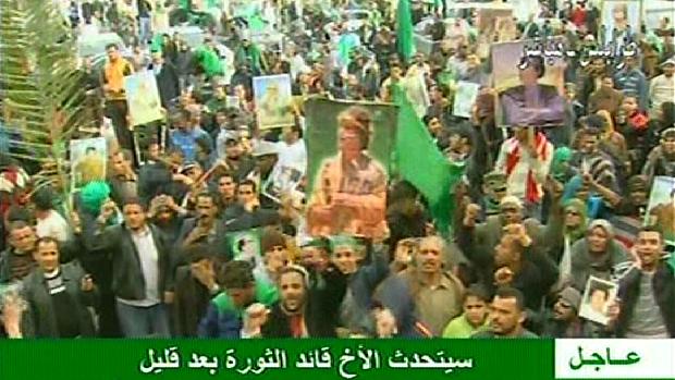 Trípoli: imagem da TV local mostra o movimento na Praça Verde