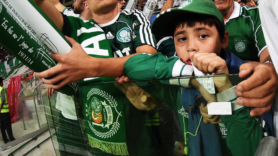 Palmeiras perde para o Sport na inauguração da Arena Palmeiras, na presença de mais de 35 mil pessoas e segue ameaçado na Série A
