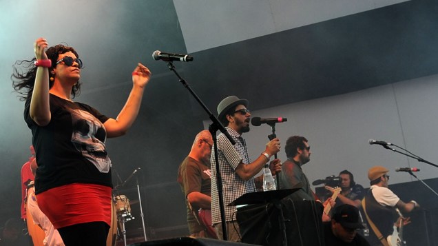 O show de Tulipa Ruiz e Nação Zumbi no palco Sunset, no segundo dia do Rock in Rio, em 24/09/2011