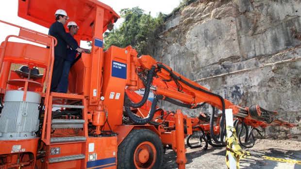 O prefeito Eduardo Paes dá início à obra do Túnel da Saúde: um passo para a demolição da Perimetral e a revitalização da Zona Portuária