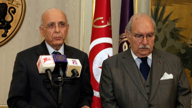 Primeiro ministro tunisiano, Mohammed Ghannouchi, discursa para a nação junto com o presidente do parlamento Fouad Mbazaa - 14/01/2011