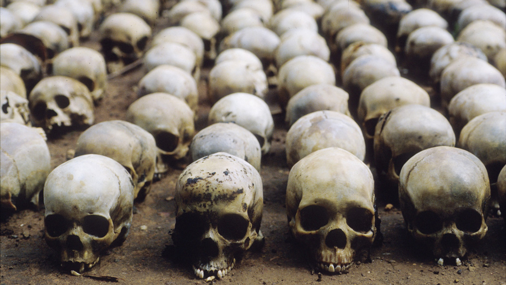 Crânios de parte dos 1 milhão de tutsis mortos durante genocídio em Ruanda