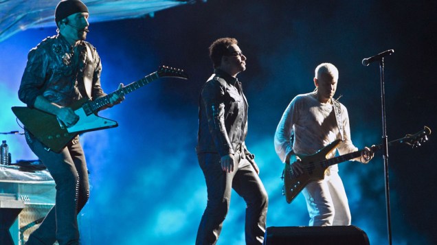 Banda irlandesa U2, durante show da turnê mundial 360º no Morumbi, em São Paulo