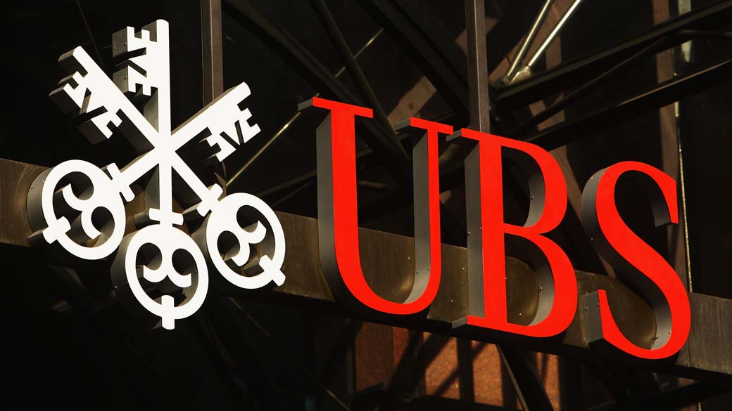 Logo do banco suíço UBS em Londres