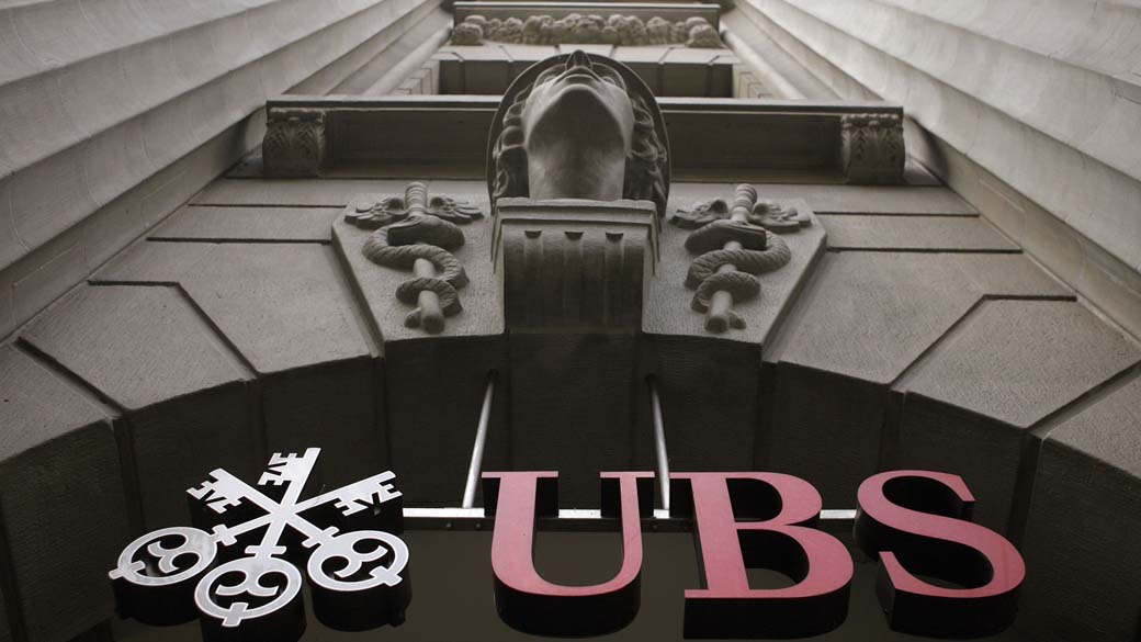 Logo do banco suíço UBS em Zurique, Suíça