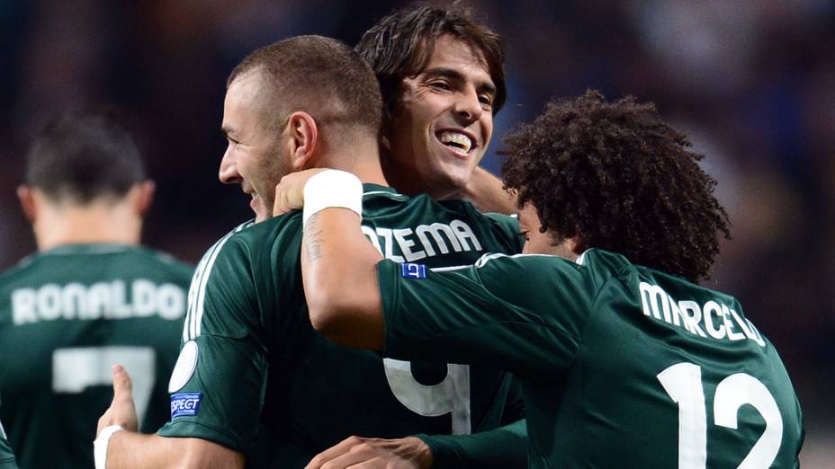 Benzema comemora com os brasileiros Kaká e Marcelo