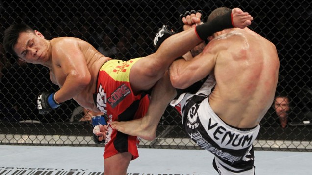 Cung Le e o brasileiro Wanderlei Silva, durante o UFC 139, na Califórnia - 20/11/2011