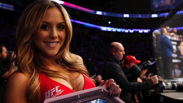 A ring girl Brittney Palmer no UFC 154, em Montreal, no Canadá