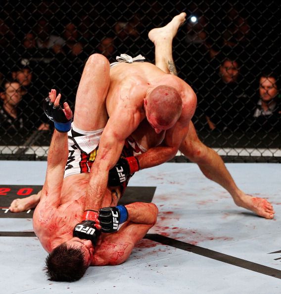 UFC 154: Georges St-Pierre contra Carlos Condit, em Montreal, no Canadá