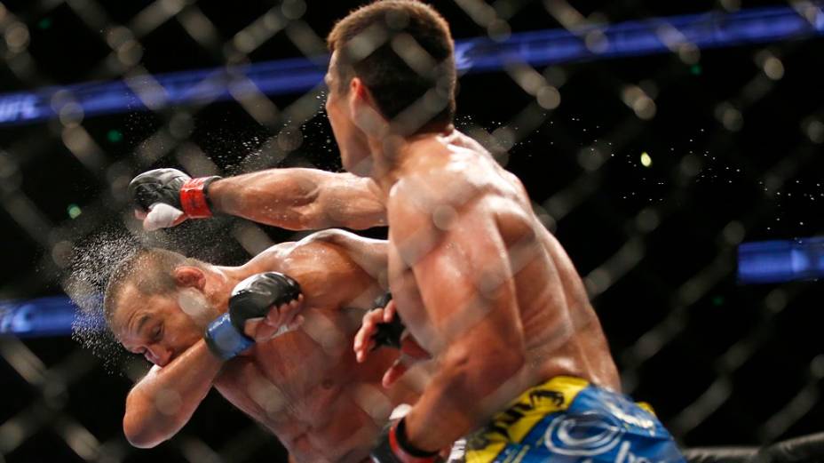 Lyoto Machida derrota Dan Henderson no UFC 157