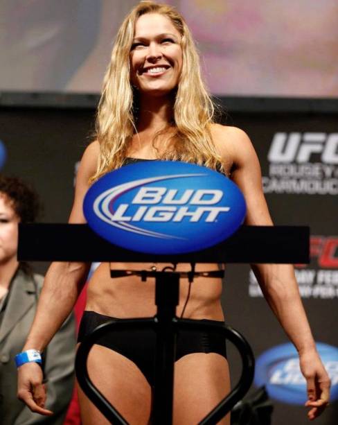 Ronda Rousey na pesagem para o UFC 157