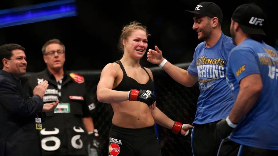 Há nove anos, Ronda Rousey e Carmouche faziam a primeira luta