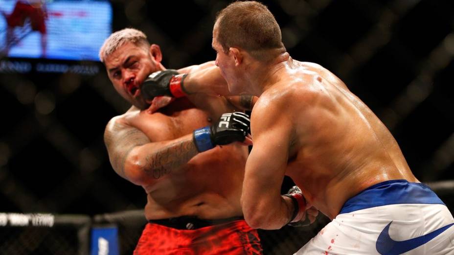 UFC 160: Júnior Cigano nocauteia Mark Hunt