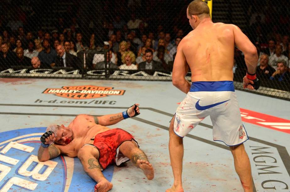 UFC 160: Júnior Cigano nocauteia Mark Hunt