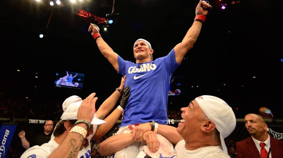 UFC 160: Júnior Cigano nocauteia Mark Hunt