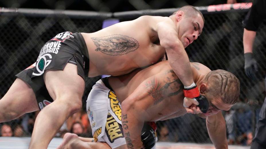 UFC 160: Cain Velasquez nocauteia Pezão