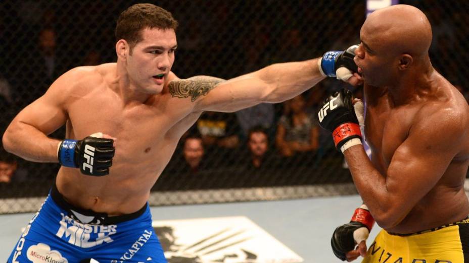 Anderson Silva é nocauteado por Chris Weidman no UFC 162, em Las Vegas