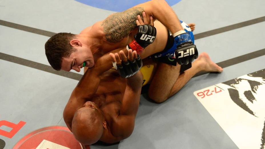 Anderson Silva é nocauteado por Chris Weidman no UFC 162, em Las Vegas