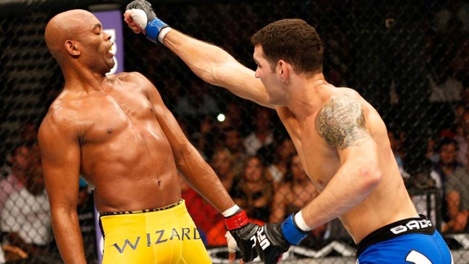 Anderson Silva é nocauteado por Chris Weidman no UFC 162, em Las Vegas