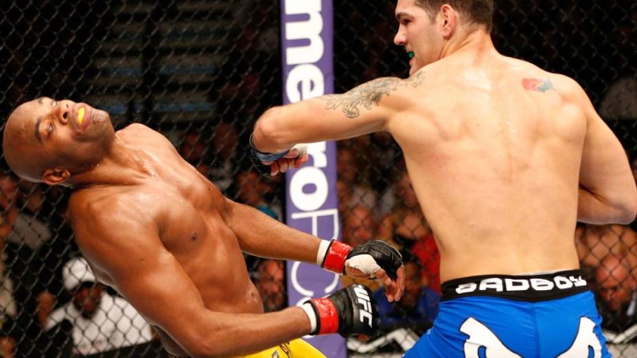 Anderson Silva é nocauteado por Chris Weidman no UFC 162, em Las Vegas