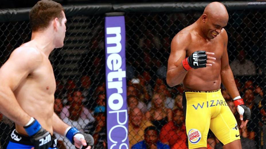 Anderson Silva é nocauteado por Chris Weidman no UFC 162, em Las Vegas