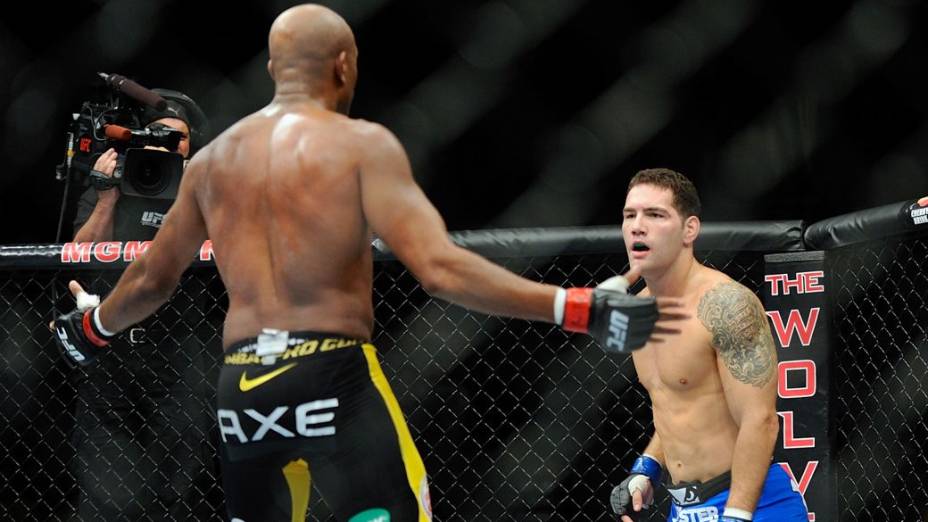 Anderson Silva é nocauteado por Chris Weidman no UFC 162, em Las Vegas