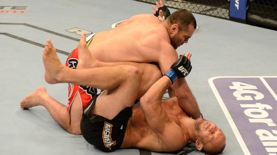 UFC 162: Gabriel Napão derrota o americano Dave Herman