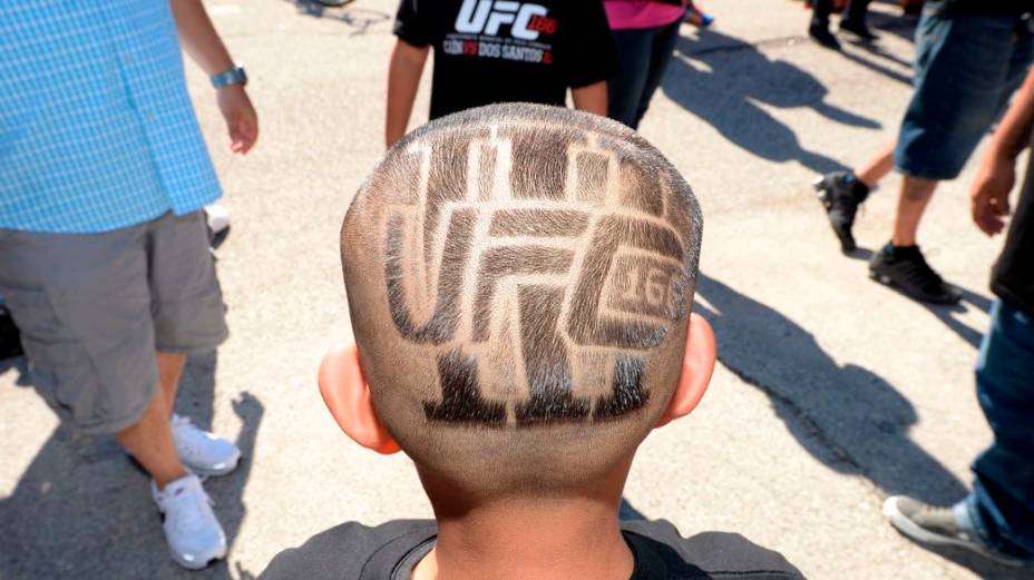 A chegada dos fãs para o UFC 166, em Houston, nos EUA