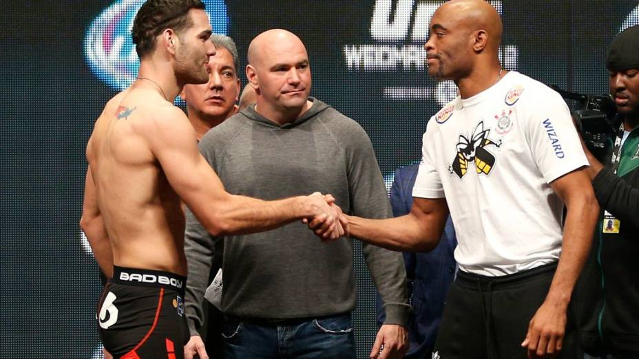 A pesagem do UFC 168: Silva x Weidman, em Las Vegas