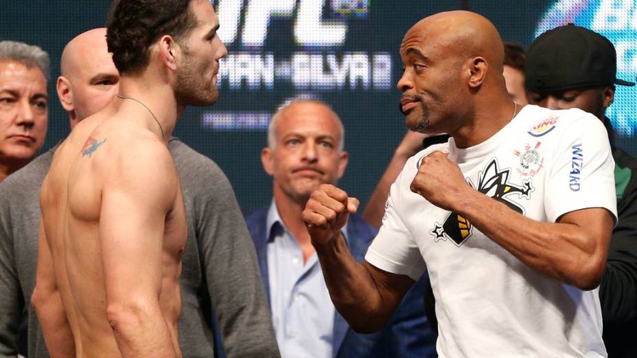 A pesagem do UFC 168: Silva x Weidman, em Las Vegas