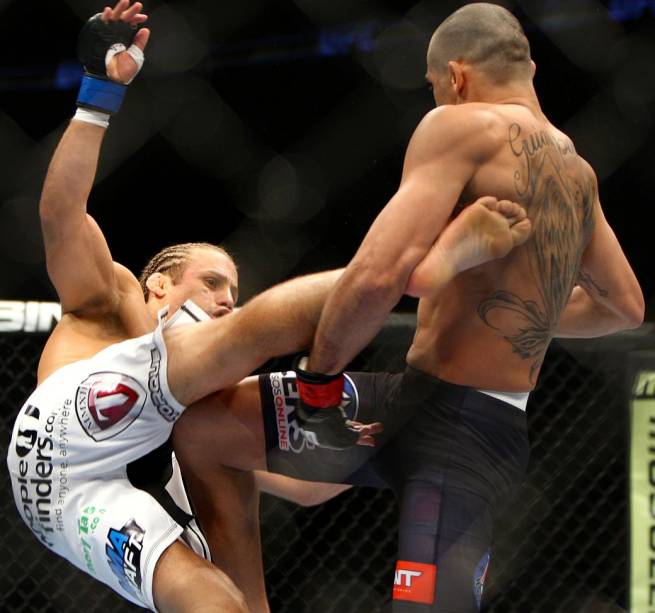 UFC 169, em Newark: Renan Barão x Urijah Faber