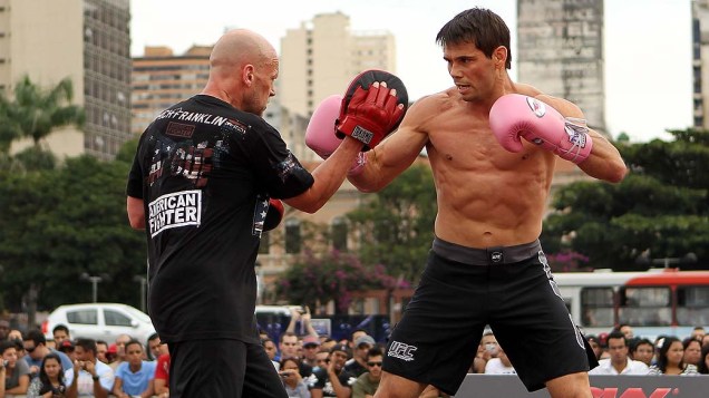 Rich Franklin em treino aberto para o público em Belo Horizonte, Minas Gerais