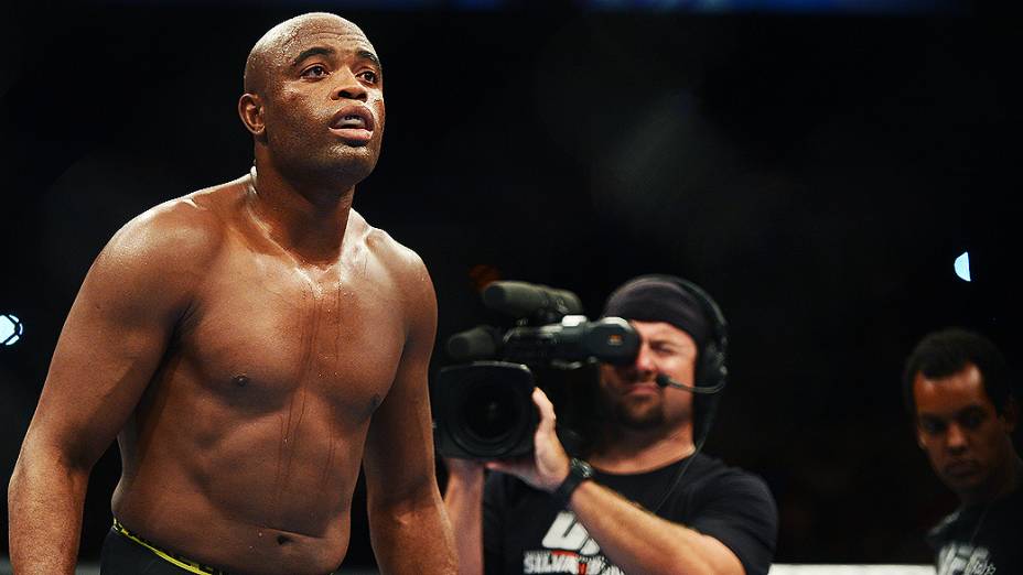 Anderson Silva entra para lutar com Stephan Bonnar na HSBC Arena, na Barra da Tijuca