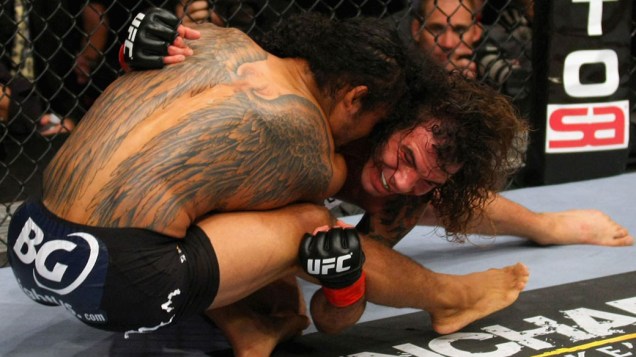 Benson Henderson e Clay Guida, durante luta no UFC - 12/11/2011
