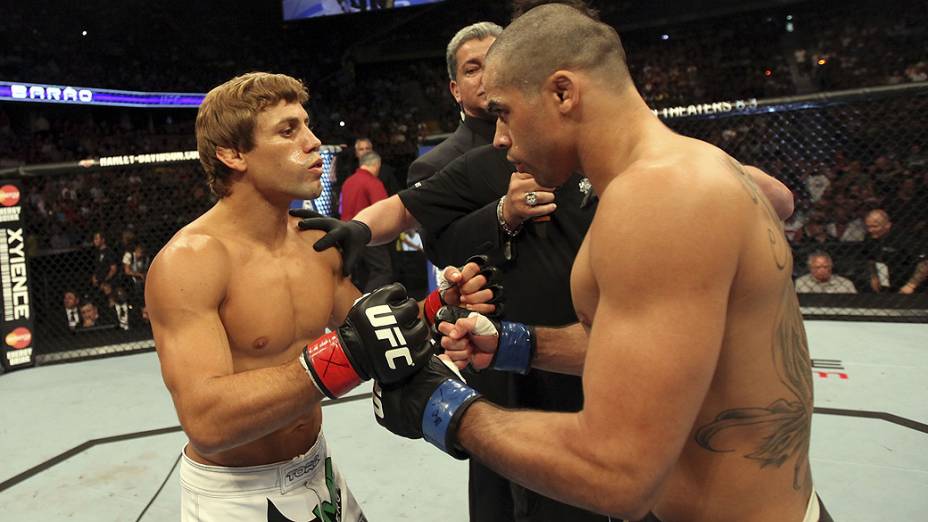 Renan Barão conquista o cinturão dos pesos galos no UFC 149