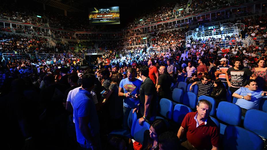 Arena HSBC lotada e o público, que vibrou com as lutas do UFC Rio III, realizada na Barra da Tijuca
