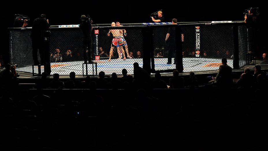 Arena HSBC lotada e o público, que vibrou com as lutas do UFC Rio III, realizada na Barra da Tijuca