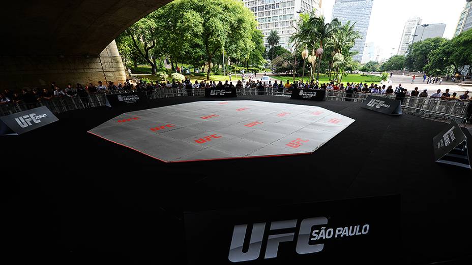 Treino do UFC no Vale do Anhangabaú, em São Paulo