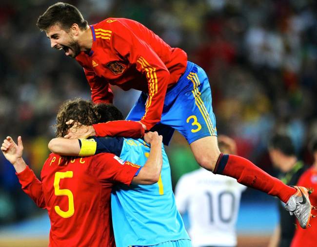 Rivais unidos na seleção espanhola: Piqué, Puyol e Casillas