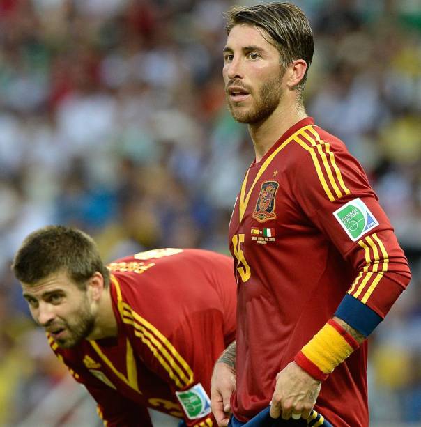 Rivais unidos na seleção espanhola: Piqué e Ramos