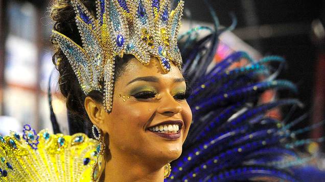 A rainha de bateria Juliana Alves durante desfile da escola de samba Unidos da Tijuca pelo grupo especial, na Marquês de Sapucaí 