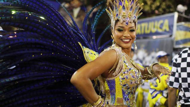 A rainha de bateria Juliana Alves durante desfile da escola de samba Unidos da Tijuca pelo grupo especial, na Marquês de Sapucaí