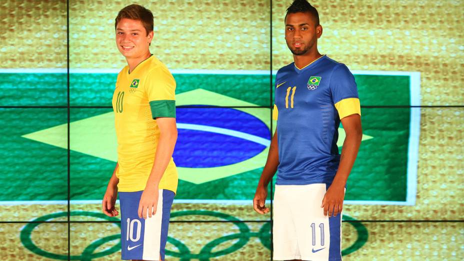 Uniforme da equipe de futebol que busca a primeira medalha da ouro para o Brasil na modalidade