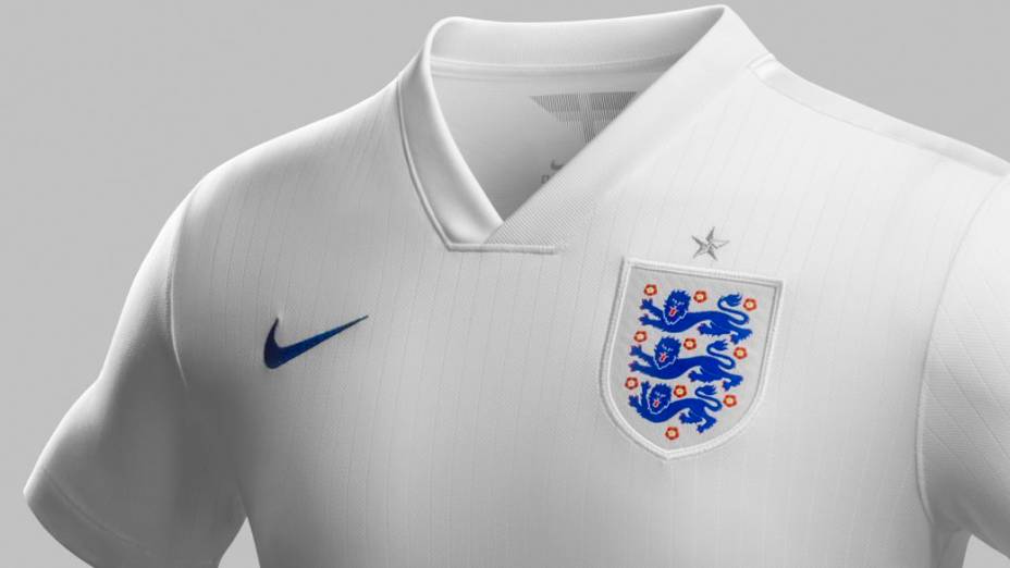 Novo uniforme da seleção inglesa para a Copa do Mundo de 2014, fabricado pela Nike