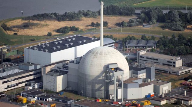 Usina nuclear na cidade de Kleinensiel, Alemanha
