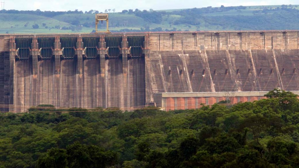 Barragem da hidroelétrica de Itumbiara, em Minas Gerais