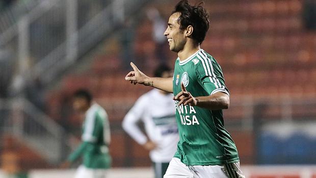 Valdívia foi o destaque do Palmeiras na vitória contra o Icasa