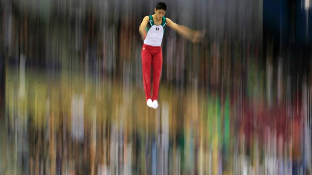 O mexicano José Alberto Vargas durante qualificação de trampolim masculino, no terceiro dia dos Jogos Pan-Americanos em Guadalajara, México, em 17/10/2011